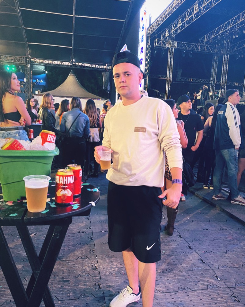 F7CC7F54-2238-46E4-8F82-444096956D5A