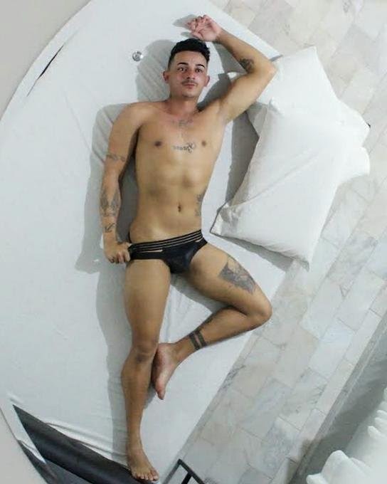 f13653a4-ee89-40de-8229-b6f78c2f4410-1 f13653a4-ee89-40de-8229-b6f78c2f4410-1