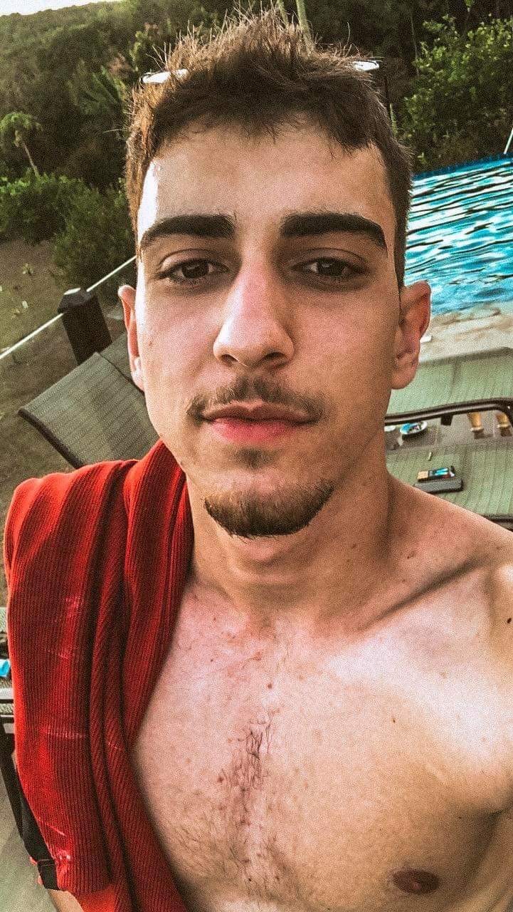 A83A32AC-2A62-48F8-9603-7B1B22A75A69 A83A32AC-2A62-48F8-9603-7B1B22A75A69