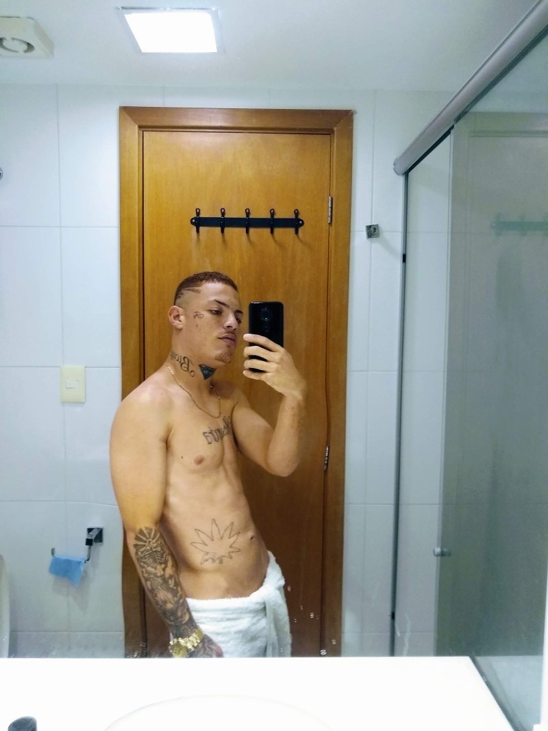 DCFBBAA0-3C15-4801-8ECF-419A090F7581