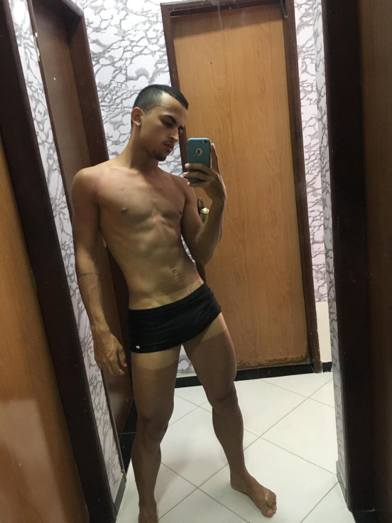 32F6A599-8727-4984-A413-10001DD8C8E5 32F6A599-8727-4984-A413-10001DD8C8E5