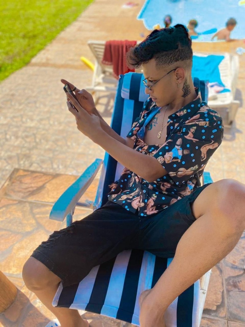 a2f4a7bb-93a4-4f89-bc8e-d67123f27b42