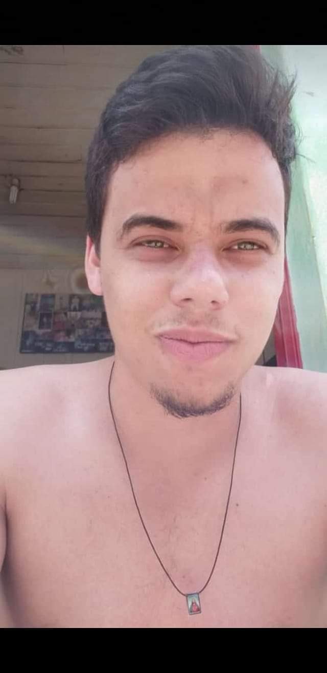 fbimg1351933956633778048