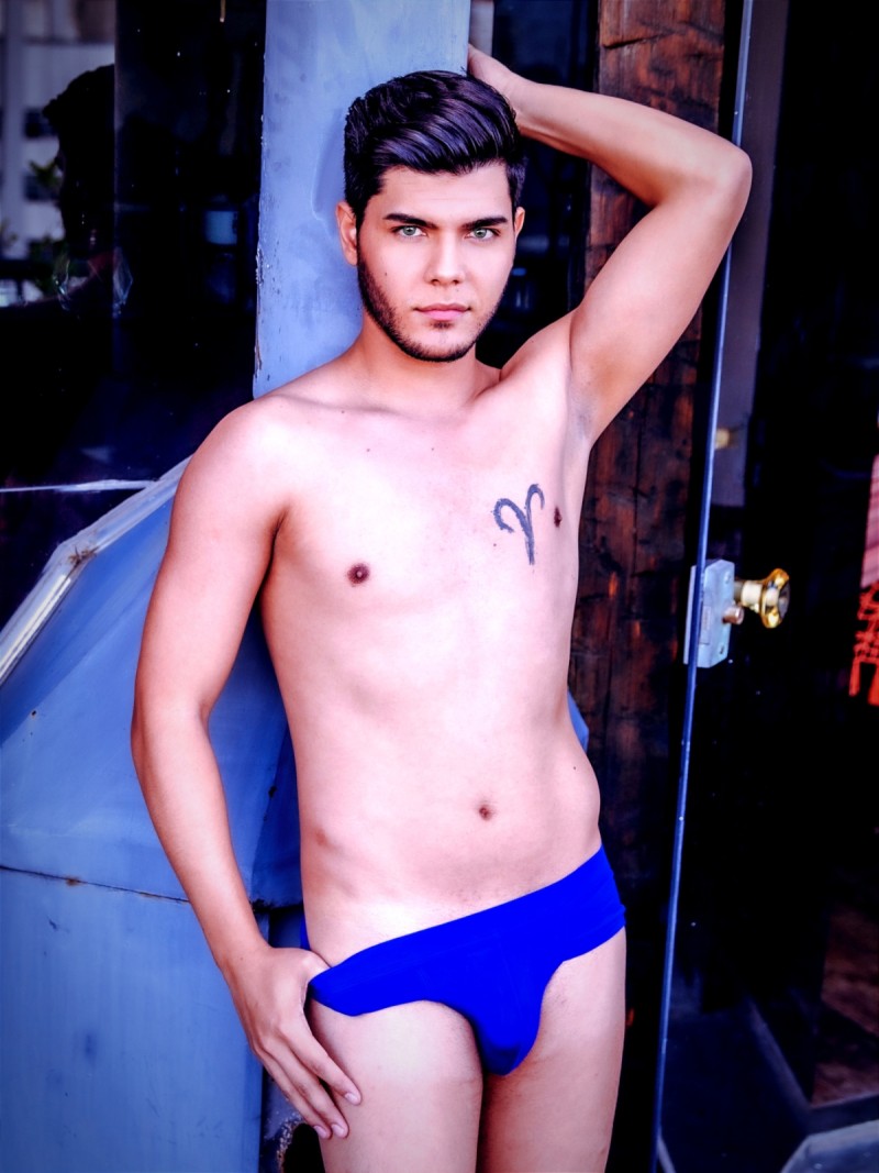 2022-11-23-01-00-59-288