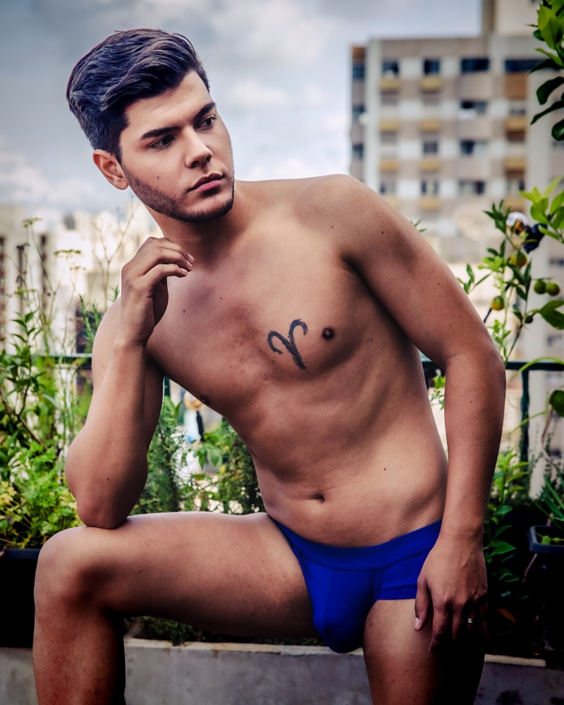 faceapp1668015450642