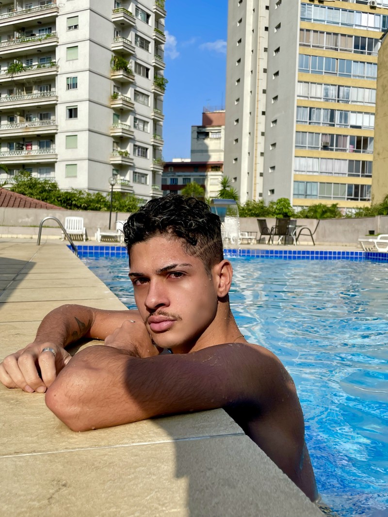 8A52816F-9A56-4117-A2ED-54799FA81282 8A52816F-9A56-4117-A2ED-54799FA81282