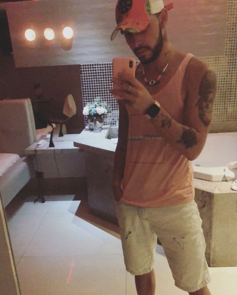 86A05685-C60C-4B0E-9350-FD54A7635859 86A05685-C60C-4B0E-9350-FD54A7635859