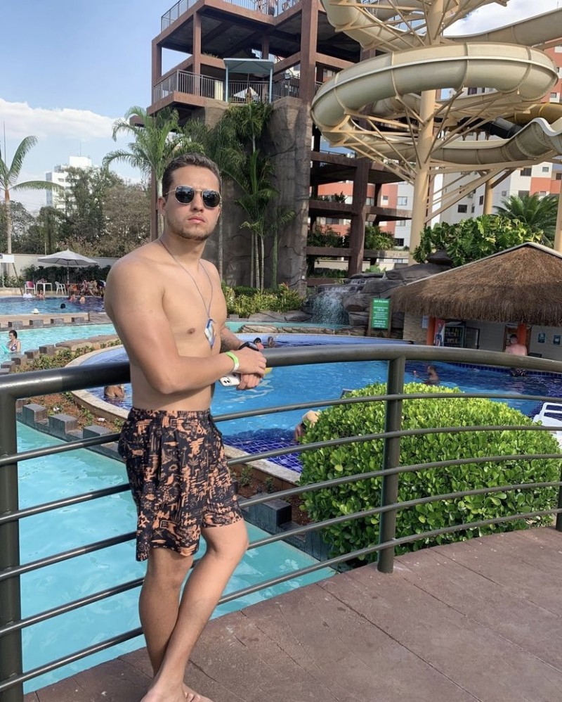 0B5ED032-66DA-40BC-BEA9-9FA4DAFE3F4C