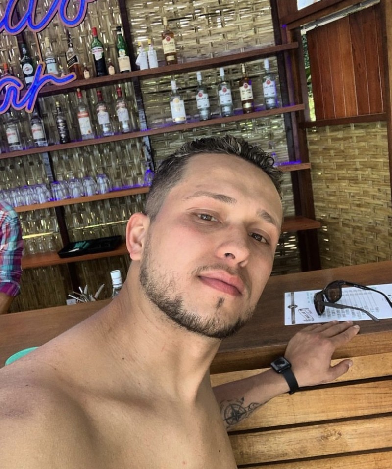 9C146955-CA6E-48DD-8535-EFC4ACFBBE87