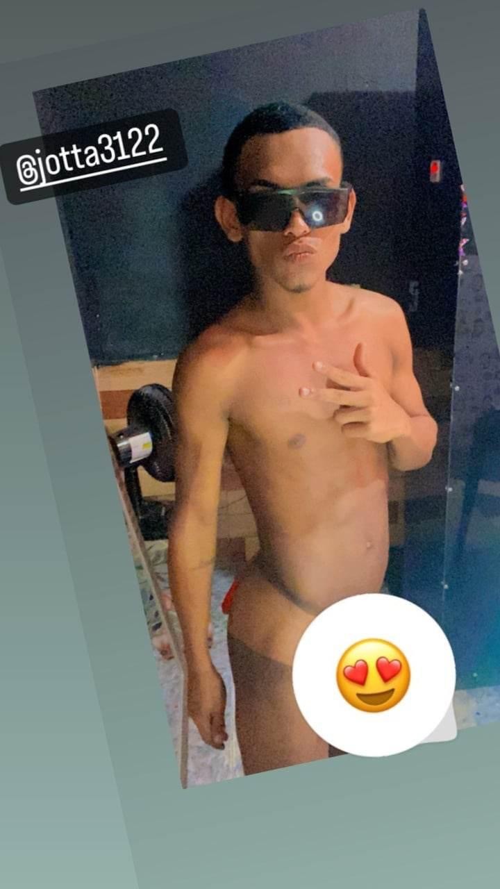 150FFF17-2EBE-40D4-BBB1-69430669B90F 150FFF17-2EBE-40D4-BBB1-69430669B90F