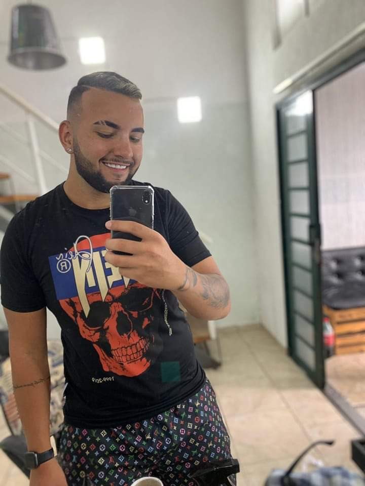 FBIMG1682985954702 FBIMG1682985954702