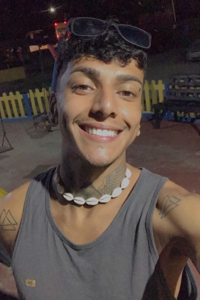 DCEB6A67-8AF5-41E3-984F-13BC857B802F