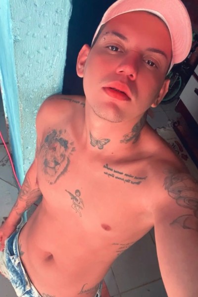 4EB94272-0E59-4F1C-A941-CCF560F9E29B