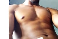 Seja feliz moreno alto